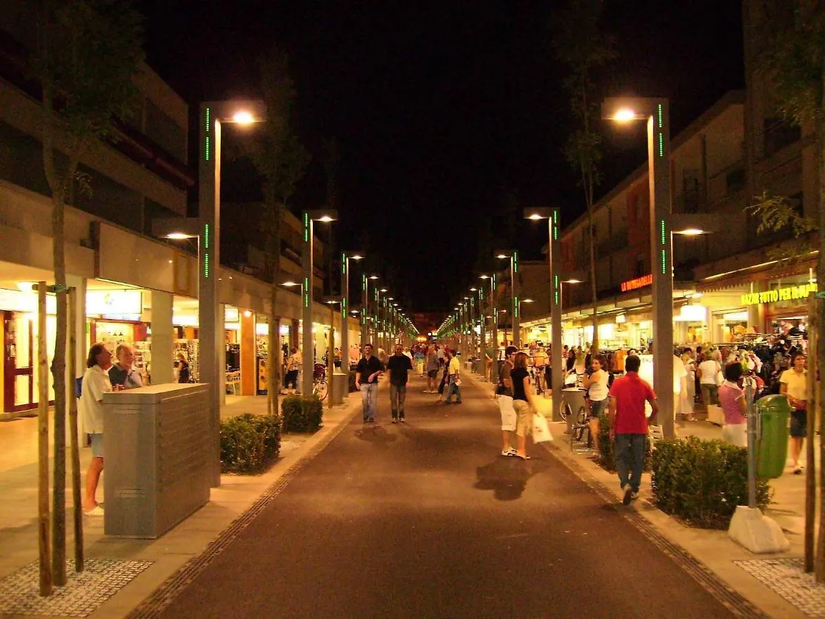 Nice Apartment Only 150 Metres From The Beach By Beahost Rentals Bibione Italy